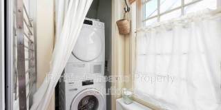 915 N Eugene St Gallery 28