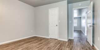 Charming Home + Balcony + Centrally Located in OKC + 3 bedrooms Gallery 11