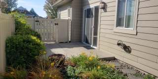 Rare Liberty Lake Townhome in Rocky Hill – 3 Bed, 2.5 Bath End Unit Available July 15th Gallery 3