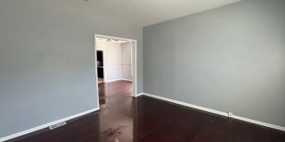 Near Eastside 3 Bedroom 2 Bath with Central air Gallery 8
