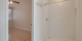 Room in 4 Bedroom Home at Santa Monica Dr Gallery 29