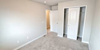 Three Bedroom Townhome Gallery 20
