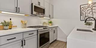 2612 University Place Northwest Gallery 12