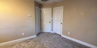 Freshly Renovated Dollhouse in Maryville!! Gallery 17