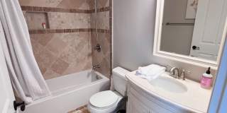 Beautifully Furnished 2 Bed/2.5 Bath Townhome in the Desirable Woodlands of La Jolla Gallery 28