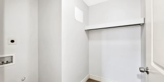 Luxurious One, Two and four-Bedroom Apartment Homes Gallery 14