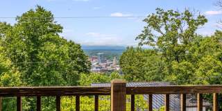 2-Bedroom, 2-Bathroom Condo with Stunning Downtown Views Gallery 24