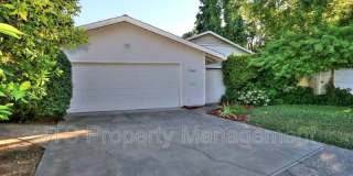 1060 Sand Bar Circle Gallery 1