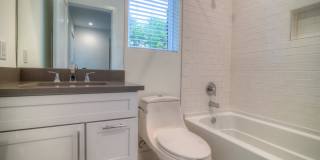 UT PRE-LEASE: Constructed August 2018, Luxury North Campus 3 bed / 3 bath home Gallery 15
