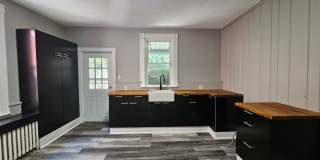 Update 2 bedroom House for Rent Gallery 1