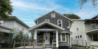 1430 Eagle Street Gallery 1