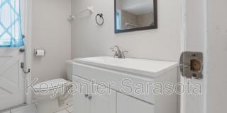 5645 N Tuttle Ave Gallery 17