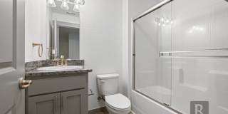 Beautiful New 3 Bedroom Townhome Gallery 16