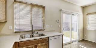 Mountains Edge - 3 bedroom, 2.5 bath cul-de-sac home! Gallery 10