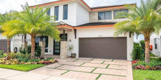 8981 NW 154th Ter Gallery 1