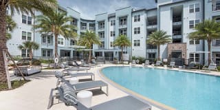 Aurora on the Trail - Apartments & Townhomes Gallery 1