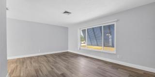 6305 COTTONWOOD LANE Gallery 24
