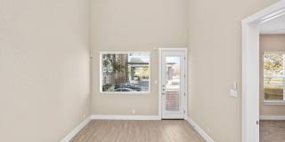 Luxury 3/2.5 Townhome Gallery 31