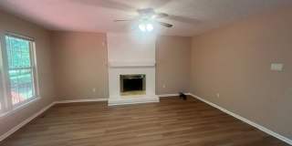 Spacious and Spectacular! 4 Bedroom home on gorgeous lot. Gallery 13