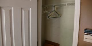Efficiency Apartment Close to AU Campus Gallery 10
