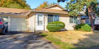NE Gresham 3BR/1.5BA Duplex with Large Fenced Yard & Attached Garage! NE Gresham 3BR/1.5BA Duplex with Large Fenced Yard & Attached Garage! Gallery 1