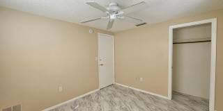 GORGEOUS 2 Bedroom, 1.5 Bath House with a 1 CAR GARAGE *Move-in Special* Gallery 6
