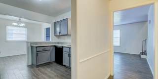 3 bedroom 2.5 bath - NW Highway and Rockwell Gallery 37