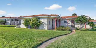 11 Oriole Circle unit: A Gallery 1