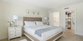 3443 Gulf Shore Boulevard North - 1 Gallery 24