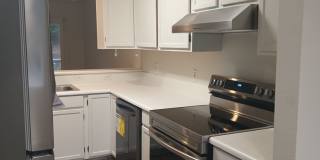 3bed 2.5 bath Silverdale Rejuvinated Townhouse Gallery 1