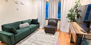 Charming 2BR Apartment in Saint Louis Gallery 1