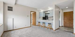 Downtown 2 bedroom Condo! Gallery 6