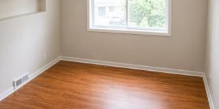 ***South Side Duplex Apartment For Rent * Pet Friendly * Walk to E. Carson St. * Available Now * Renovated *** Gallery 7