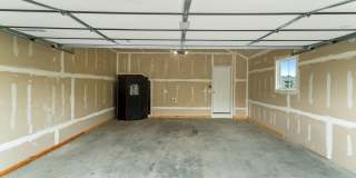 Available Now!  3BR Condo with lots of amenities. Gallery 1