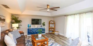GLADES COUNTRY CLUB 2/2 WITH GOLF BEAUTIFUL UNIT READY FOR YOU TO RENT SEASONALLY Gallery 1