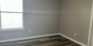681 LAKE STONE Circle Gallery 12