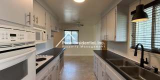 A Charming 3bd/2ba Sacramento House with Fenced Backyard Gallery 6