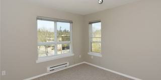 Top Floor 2bed/1.25bath Condo w/Secure Parking Gallery 10