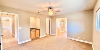 Lovely Single Story Home, Great Neighborhood, Amazing Yard Space, Close distance to Downtown Fallbrook! Gallery 23