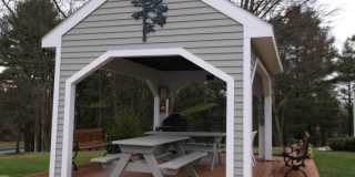 Spacious 2bed / 1bath condo on Pontoosuc Lake with Lake Access Gallery 7