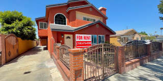 Spacious and bright Hawthorne front house Gallery 1