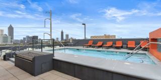 Awesome 1BR Loft Style Condo Overlooking Midtown! Gallery 22