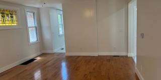 Great 1st Floor Duplex in Squirrel Hill! Available NOW! Gallery 13