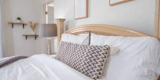 7310 Balboa Blvd Gallery 36