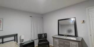 Room in 3 Bedroom Home at Merrill Pl Gallery 8