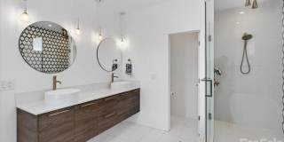 Spacious 3BR Townhome in Charlotte Gallery 9