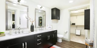 Groves South Lamar Apartments Gallery 13