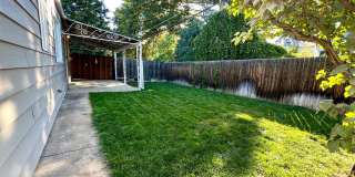Spacious 4BR House in Edgewater Gallery 75