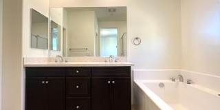 2 bed, 2.5 bath located in Corona, CA! Gallery 24