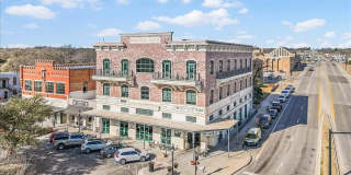102 Houston Avenue Gallery 1